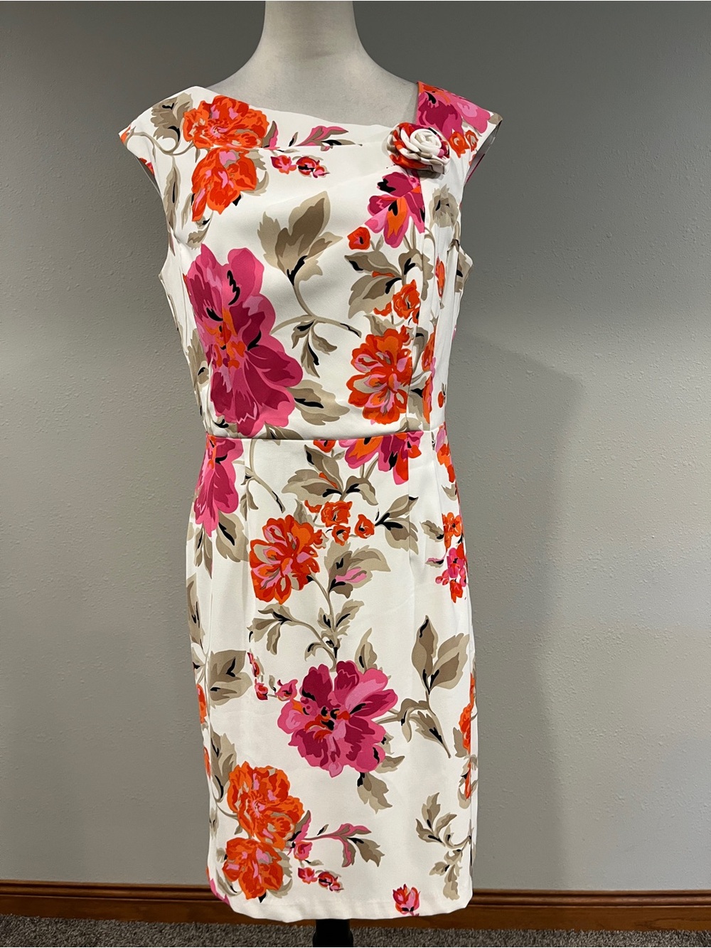 Dressbarn Floral Sheath Dress in White with Pink & Orange Blooms size 10